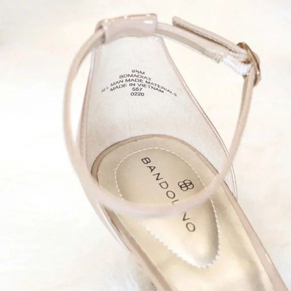 BANDOLINO ANKLE STRAP HEEL SANDAL SZ 9.5 NUDE TAN COLOR PATENT LEATHER - Picture 4 of 8
